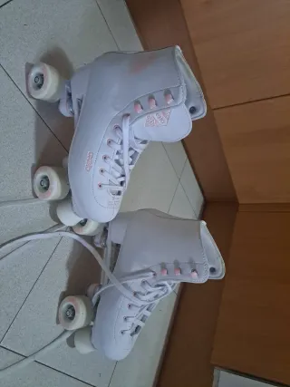 Patines blancos con detalles rosas #38