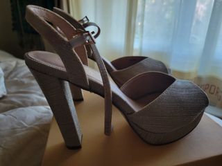 Zapatos de fiesta dorados Menbur