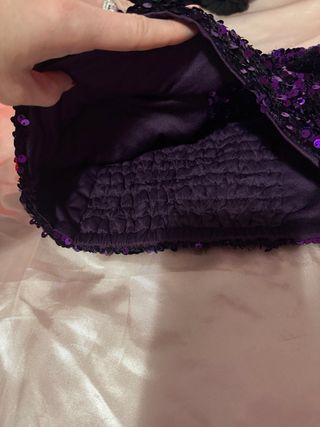 Top lentejuelas morado strapless