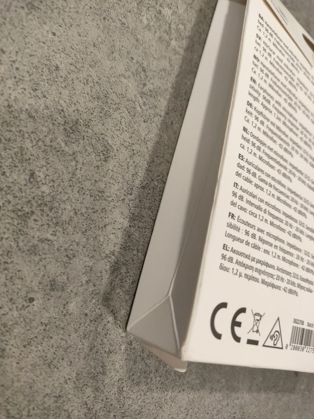 Fones de ouvido com microfone cinza e rosa