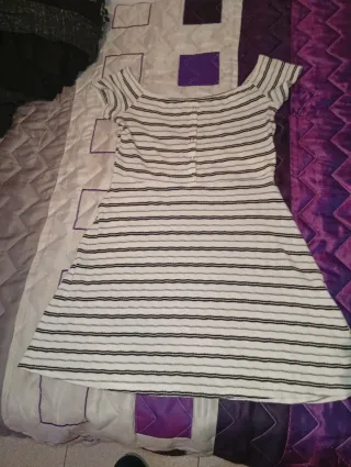 SOLO ENVÍOS. Vestido corto rayas chica