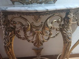 Consola y espejo estilo barroco dorado