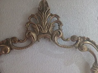 Consola y espejo estilo barroco dorado