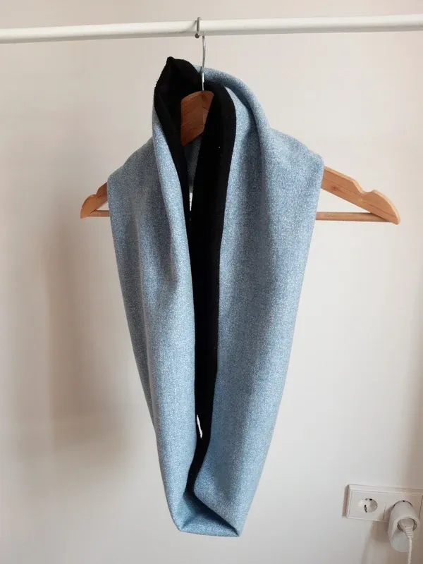 Bufanda tipo buff azul y negro