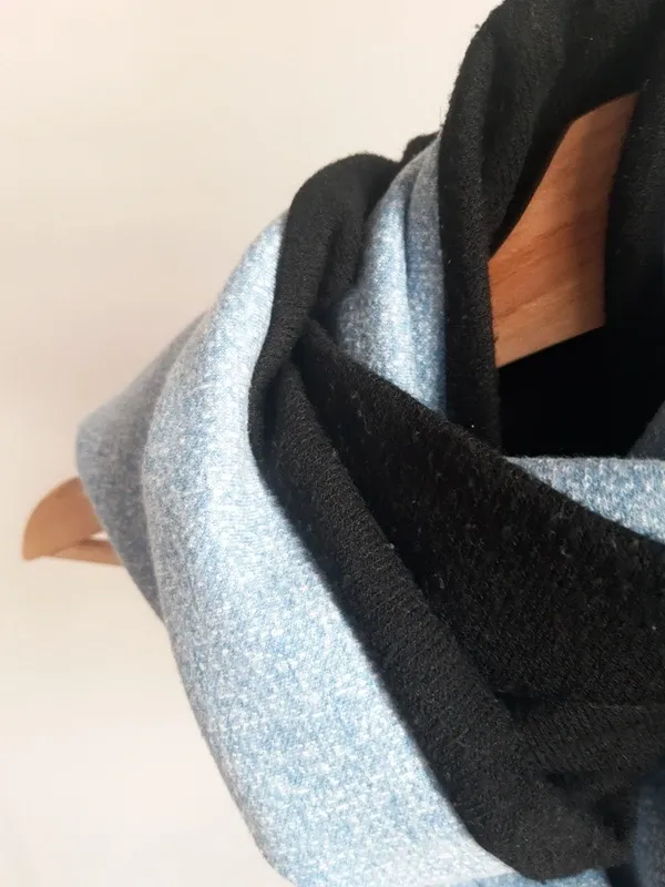 Bufanda tipo buff azul y negro