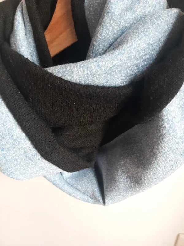 Bufanda tipo buff azul y negro