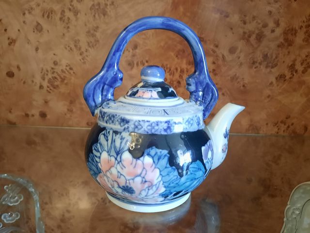 Teiera in ceramica stile Chinoiserie blu e rosa
