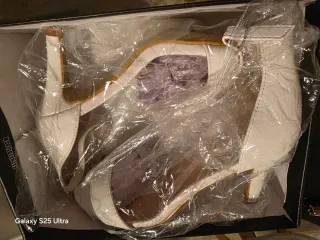 Sandalias blancas tacón