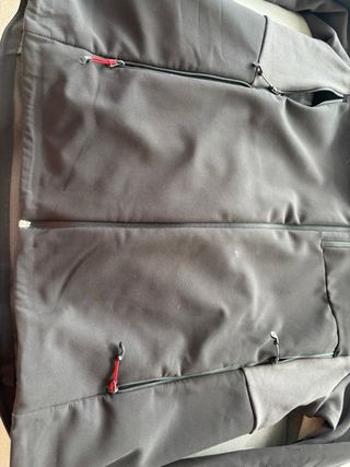 Chaqueta Quechua Paravent Negra y Gris