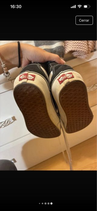 Zapatillas Vans tipo Bota Negras y Blancas