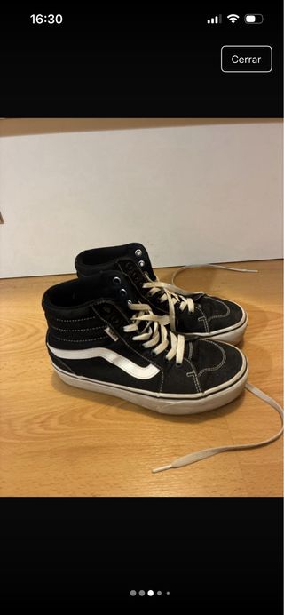 Zapatillas Vans tipo Bota Negras y Blancas