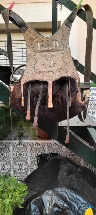 Morral antiguo de cuero y pelo