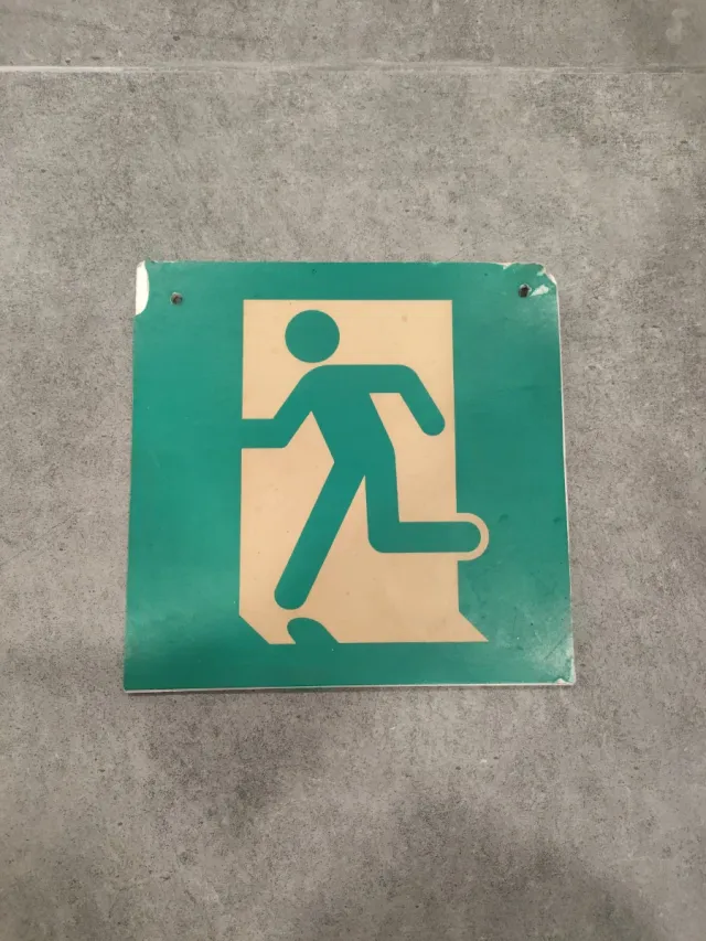 Sinal de Saída de Emergência vintage decoração