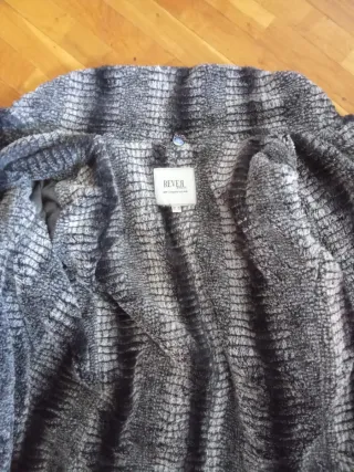 Chaqueta acolchada ReverMile gris verdoso.