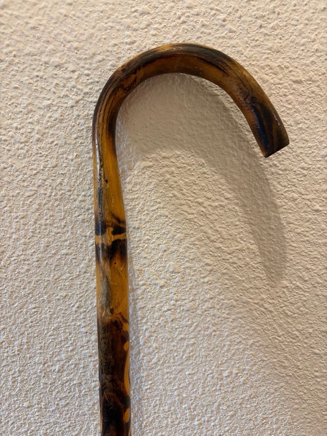 Bacchetta antica con legno curvo