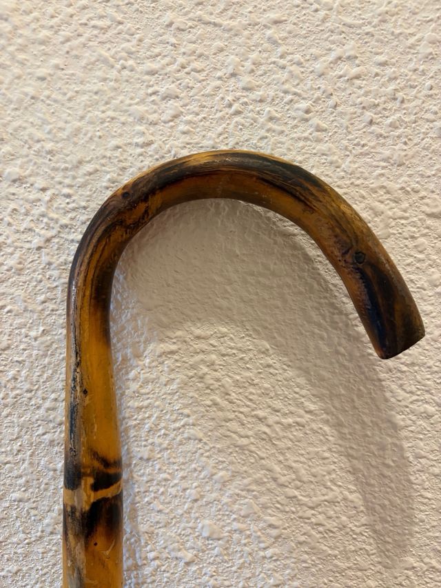 Bacchetta antica con legno curvo