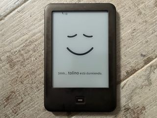 Ebook táctil y retroiluminado.