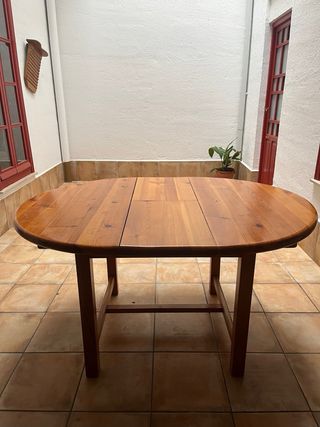 Mesa redonda extensible de madera