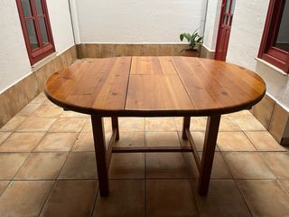 Mesa redonda extensible de madera