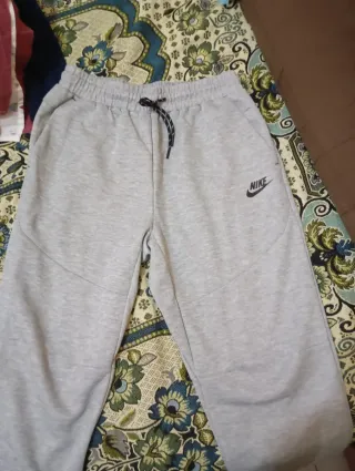 Conjunto Nike Tech Gris