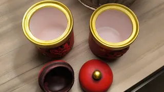 Porta oggetti natalizi in ceramica rossi e oro