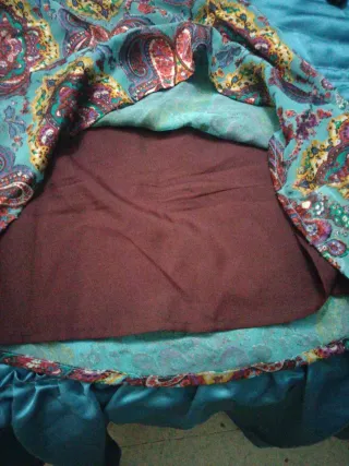 Vestido estampado con perlas