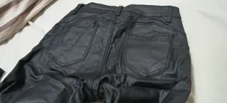 Pantalón tipo cuerina (sintético) Negro Talla M