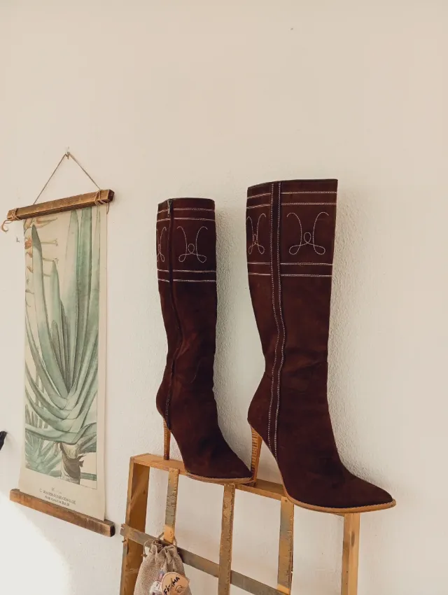 Botas camperas serraje tacón marrón