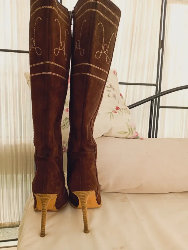 Botas camperas serraje tacón marrón