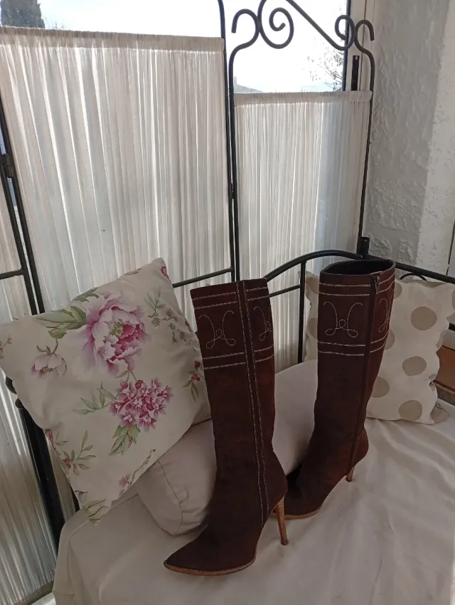 Botas camperas serraje tacón marrón