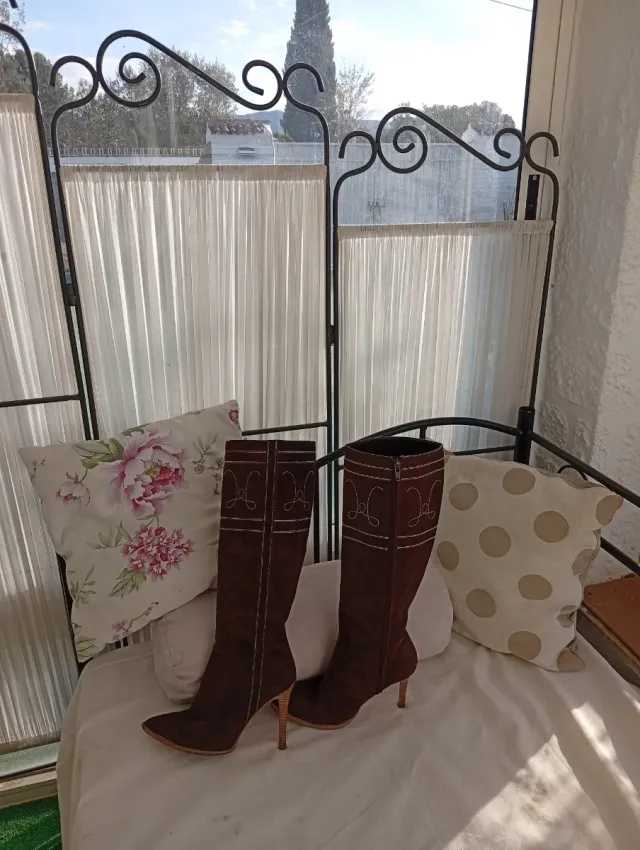 Botas camperas serraje tacón marrón