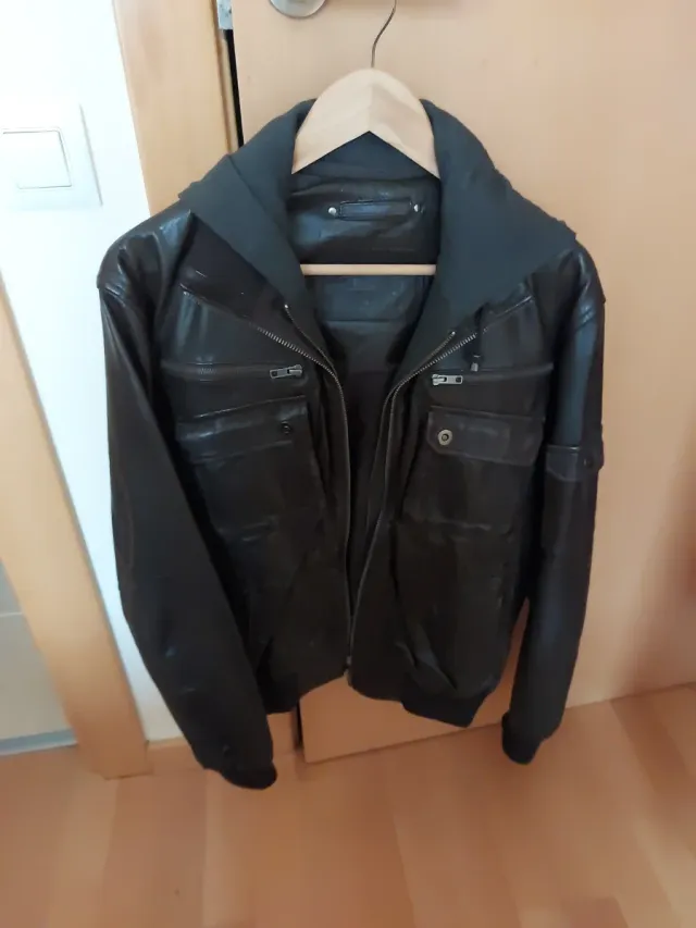 Chaqueta de Piel Negra