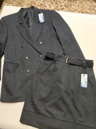 Traje Falda y Chaqueta Nuevo