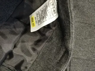 Traje Falda y Chaqueta Nuevo