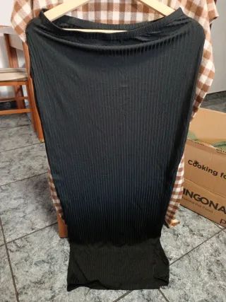 Falda ajustada canalé negra talla única