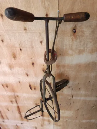 Rueda de velocípedo antigua