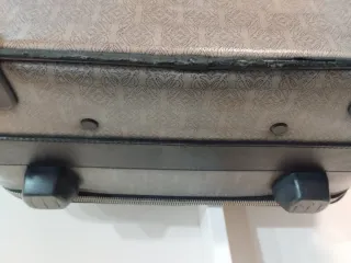 Maleta Vintage LOEWE Calidad & Estilo