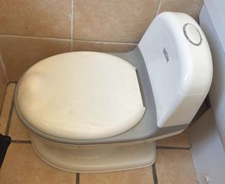 Orinal con sonido de cisterna