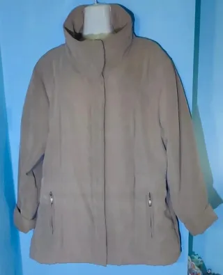 Chaqueta Beige Talla 48 Forro Leopardo