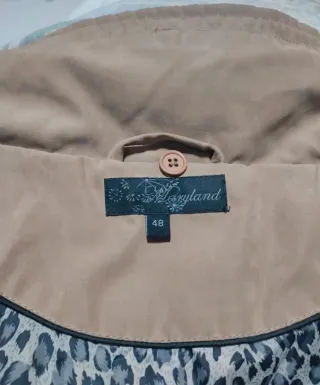 Chaqueta Beige Talla 48 Forro Leopardo