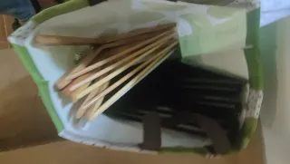 15 Perchas Madera y Plástico