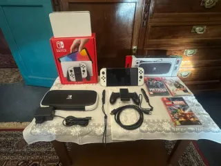 Nintendo Switch OLED Bianca e Nera