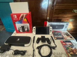 Nintendo Switch OLED Bianca e Nera