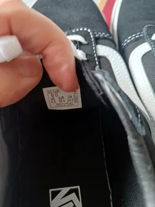 Zapatillas Vans Negras y Blancas