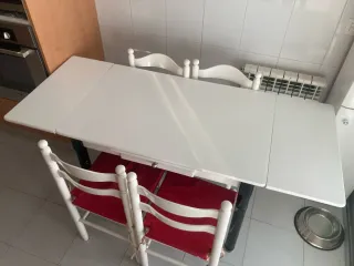 Mesa extensible de cocina y 4 sillas