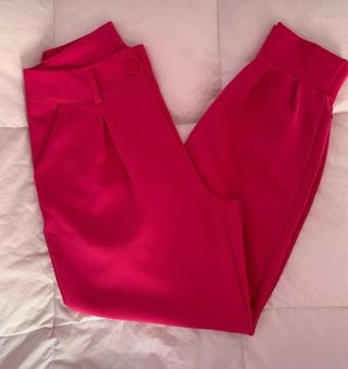 Pantalón rosa satinado talla M
