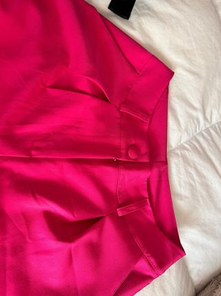 Pantalón rosa satinado talla M