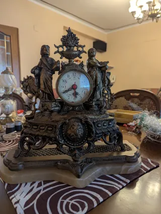 Reloj de Bronce Ornamentado