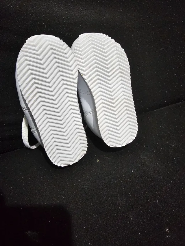 Zapatos de bebé Fila blancos