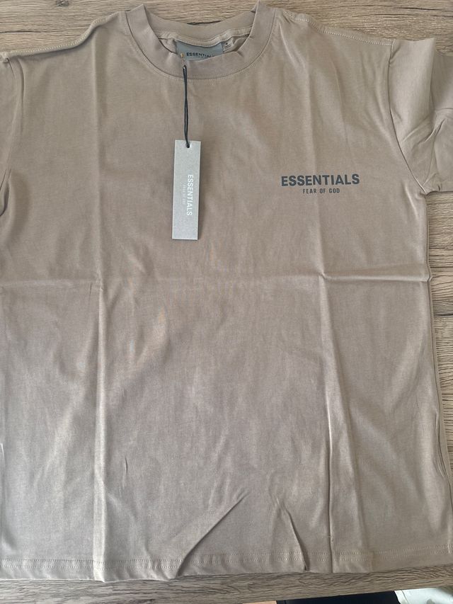 Camiseta Essentials Marrón Talla S